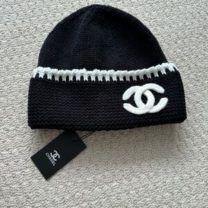 Black and Cream Knit Hat
